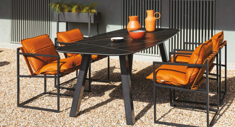 reef dining table outoor furniture